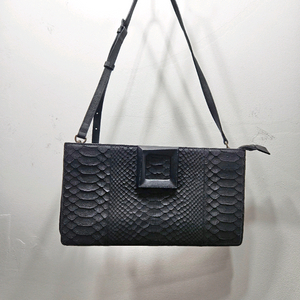 루즈앤라운지(rouge&lounge) 스퀘어 뱀피무늬 클러치겸 숄더백