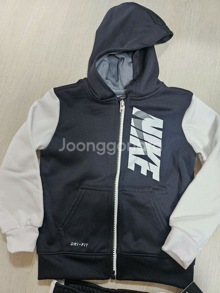 나이키 후드집업 상하복 세트 3T 100~110정도 (약기모) 택O, 새상품--1
