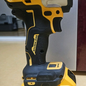 디월트 DCF845 XR 충전 임팩 드라이버 판매