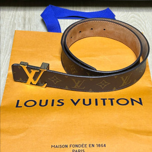 루이비통 명품 금장 벨트 거의 신품급 (남여공용)