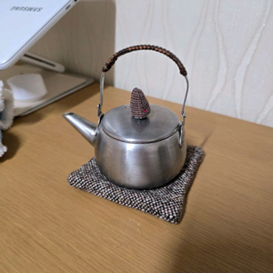 일본 큐우스 미니티팟+골무+코스터