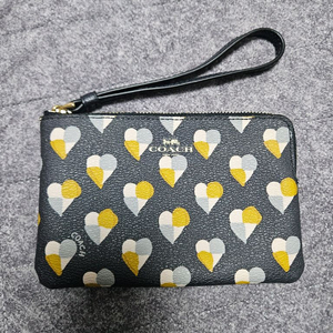 코치 하트 손목지갑