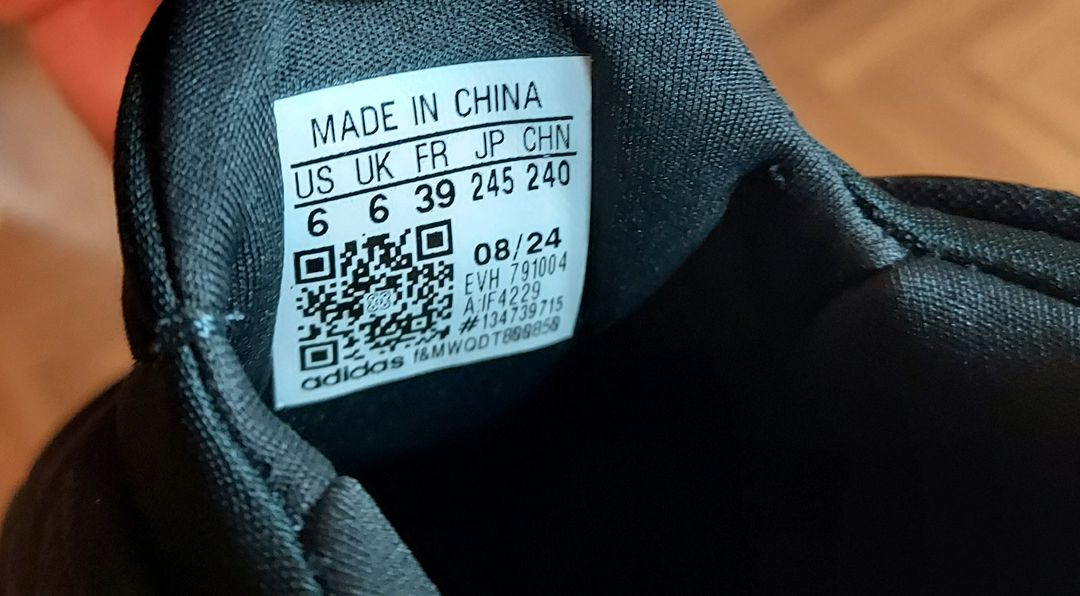 아디다스 아디퍼프 코어 블랙 운동화--1