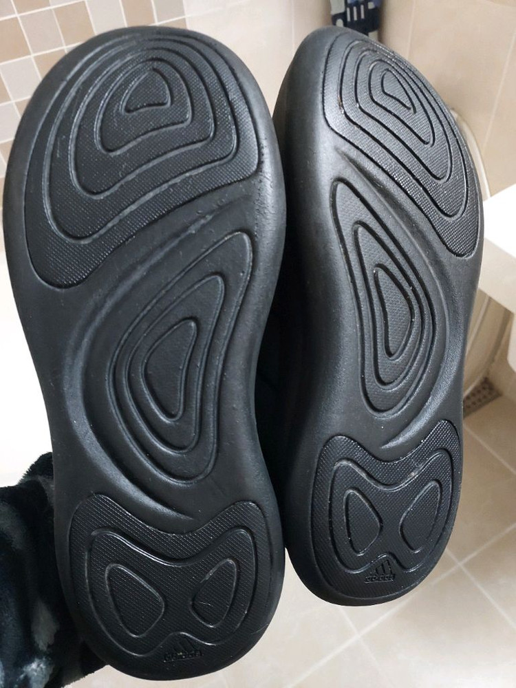 아디다스 아디퍼프 코어 블랙 운동화--5