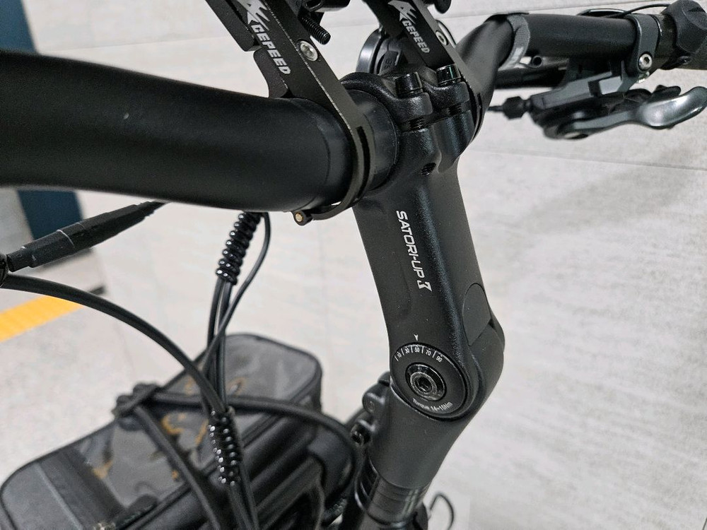 벨로스타 아크틱 34ah 전기자전거 팝니다.(정품 안장 배터리2개 포함 이미지