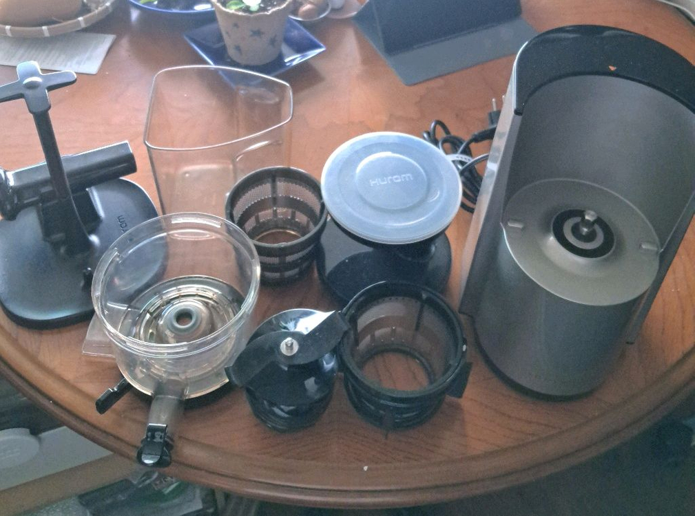 휴롬 녹즙기/착즙기/주스쥬서기--3