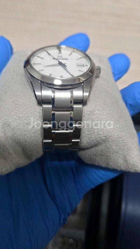 (급매 최종인하)그랜드세이코 쿼츠 눈송이 SBGX355--2