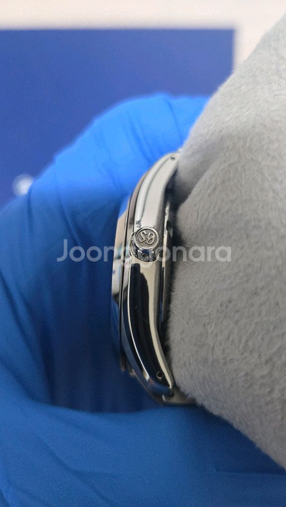 (급매 최종인하)그랜드세이코 쿼츠 눈송이 SBGX355--8