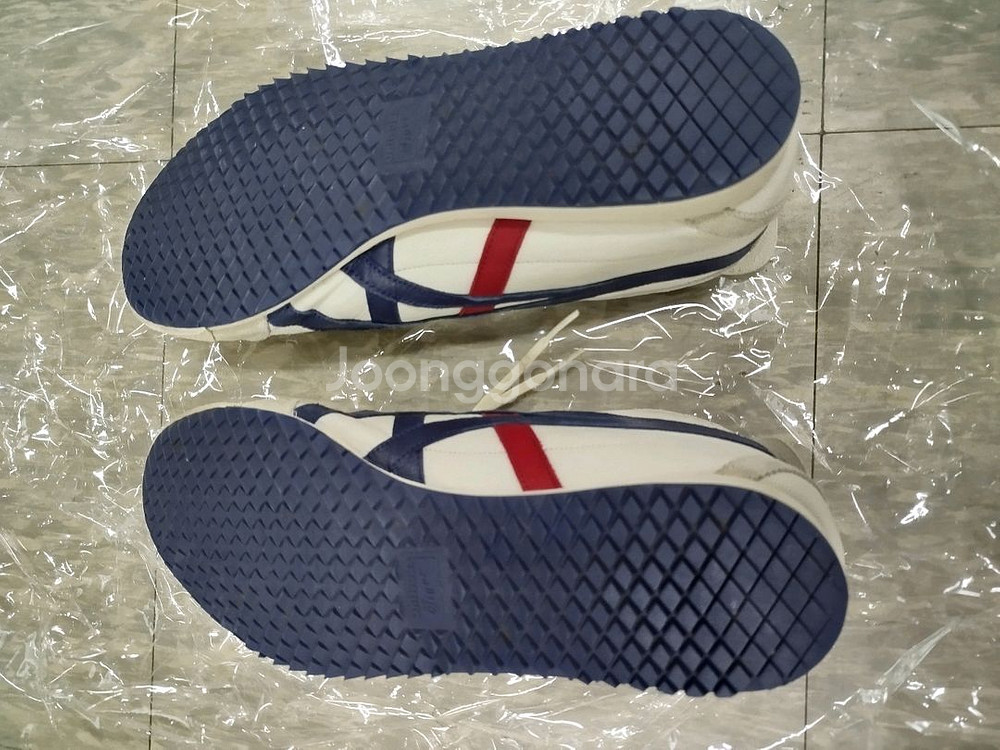 오니츠카 타이거(사이즈 270) 운동화 팝니다.--3