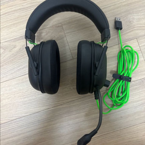 레이저 블랙샤크 V2 유선헤드셋 이미지