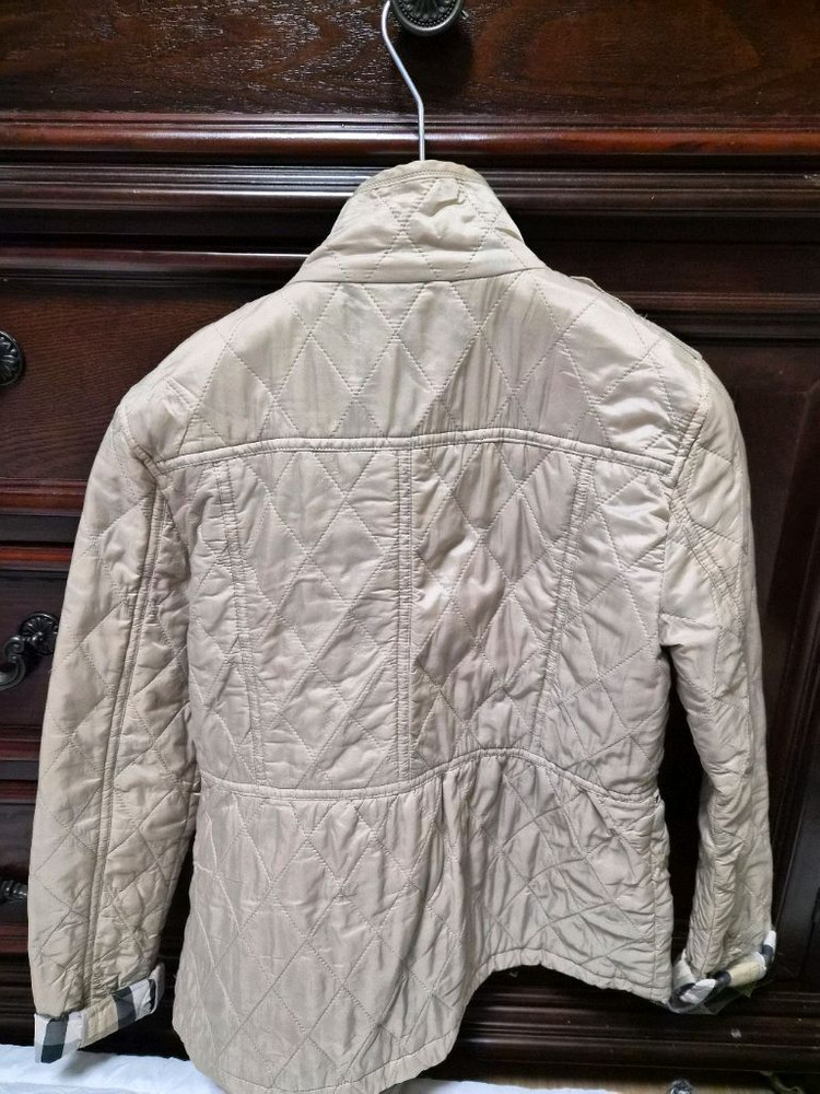 버버리 여아 퀼팅자켓 이미지