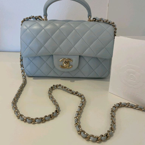 샤넬 뉴미니 탑핸들 금장 라이트 블루