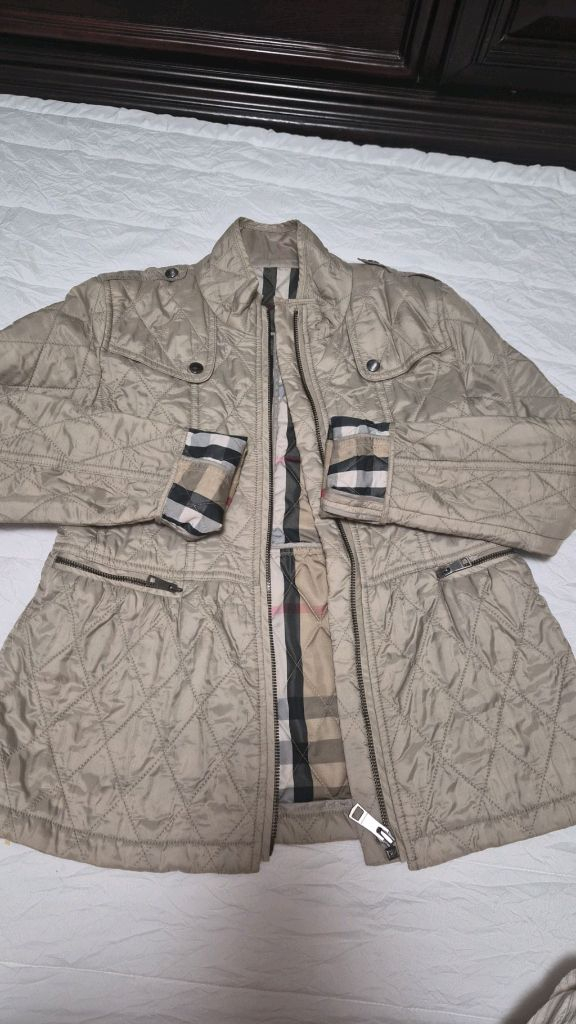 버버리 여아 퀼팅자켓 이미지