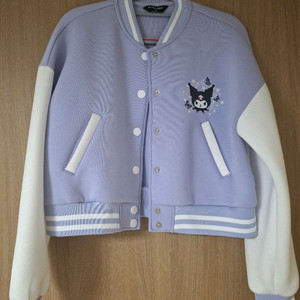 더데이걸 쿠로미 크롭 바시티자켓 160사이즈