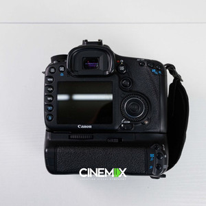 캐논 EOS 7D 배터리 세로 그립이 DSLR 카메라