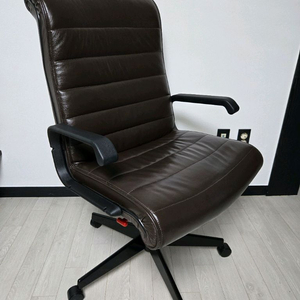 명품 놀체어 Knoll Sapper 가죽 사무용 의자입니다 리처드 사퍼가 놀(Knoll)을 위해 디자인