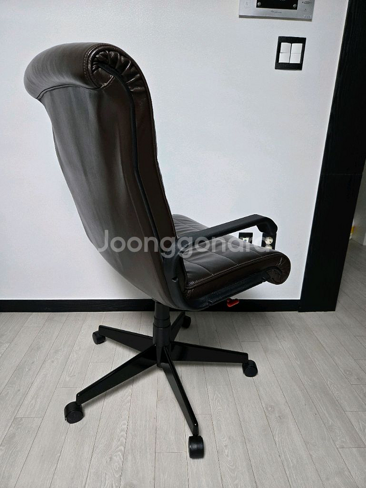 명품 놀체어 Knoll Sapper 가죽 사무용 의자입니다 리처드 사퍼가 놀(Knoll)을 위해 디자인--1