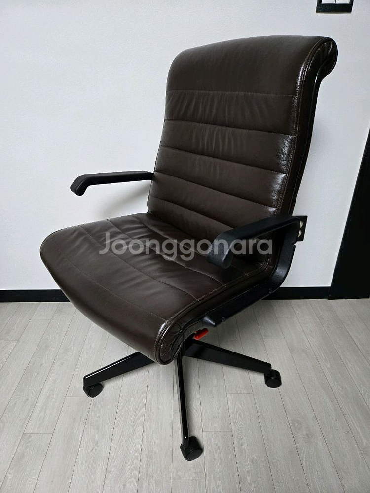 명품 놀체어 Knoll Sapper 가죽 사무용 의자입니다 리처드 사퍼가 놀(Knoll)을 위해 디자인--4