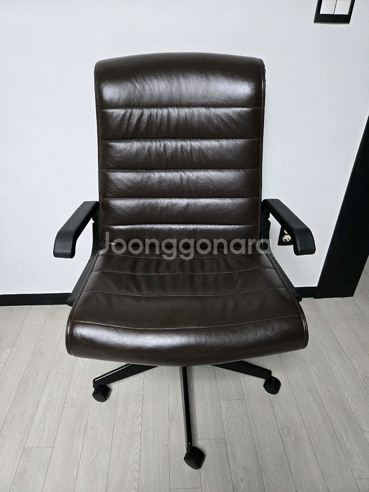 명품 놀체어 Knoll Sapper 가죽 사무용 의자입니다 리처드 사퍼가 놀(Knoll)을 위해 디자인--5