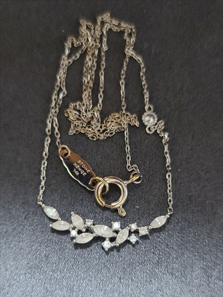 스톤헨지 14k 화이트골드 나뭇잎 목걸이--1