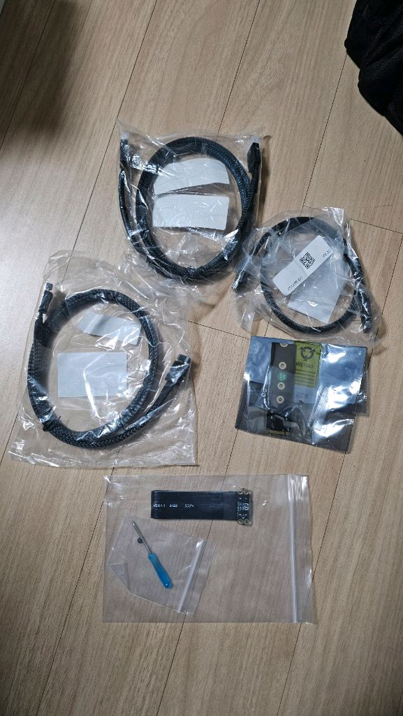 오큐링크 eGPU 팝니다.--4