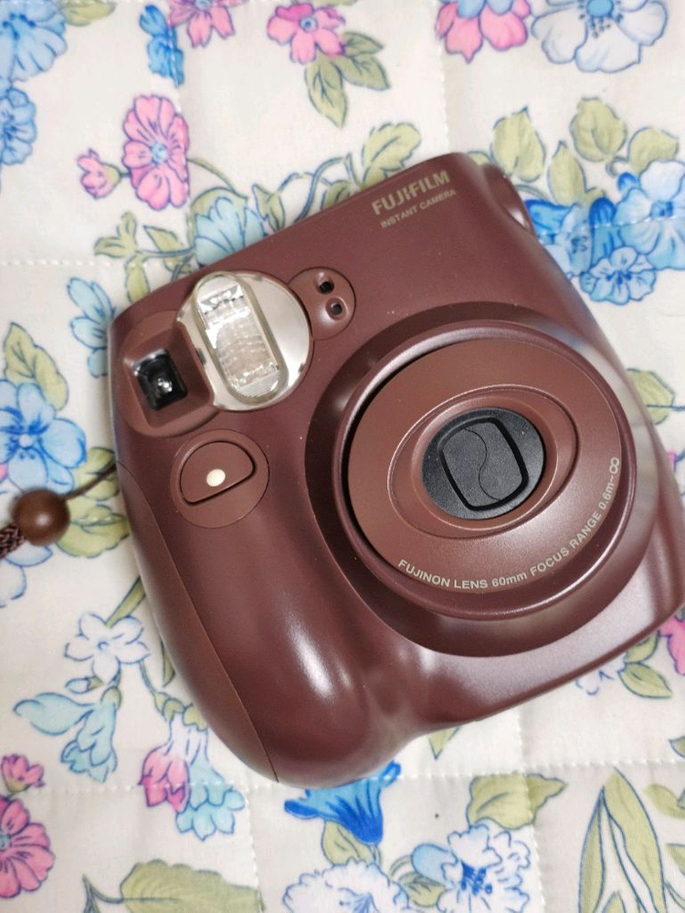 후지필름 즉석카메라 인스탁스 폴라로이드 미니7s 초코 이미지