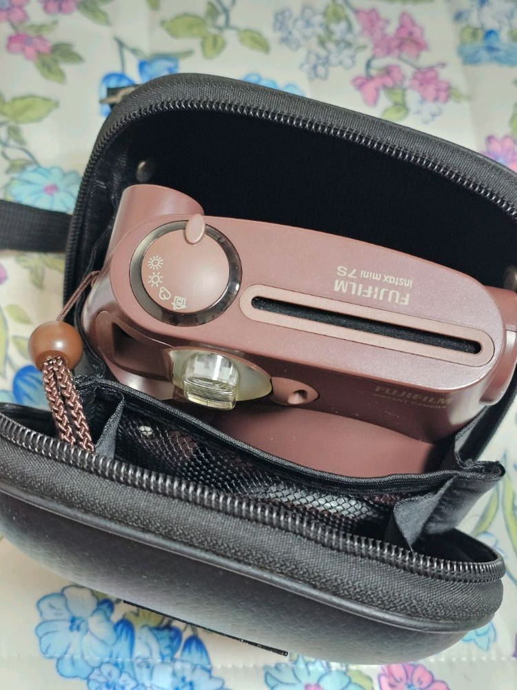 후지필름 즉석카메라 인스탁스 폴라로이드 미니7s 초코 이미지