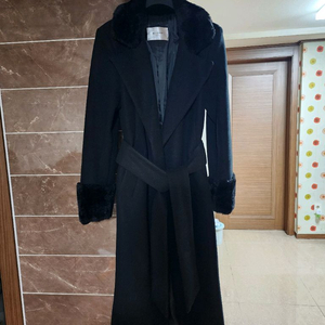 이자벨마랑 블랙롱코트 이미지
