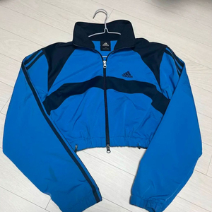 김코디 재미삼아 리폼 크롭 빈티지 커스텀 바막 아디다스 바람막이 집업 블루