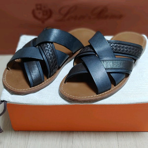 정품)보테가베네타 슬리퍼 샌들(260~265)