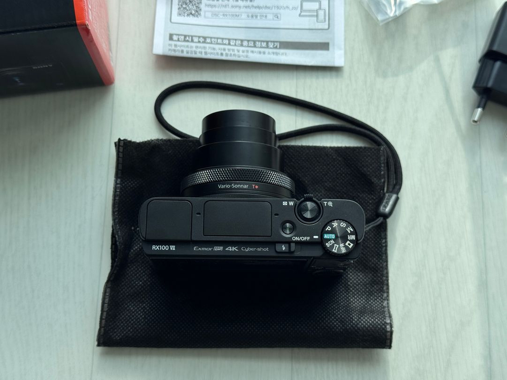 소니 DSC-RX100M7 디지털카메라 이미지