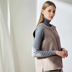 (새제품) 신원 ISABEY 여성 모혼방 트임 언발 브라운 집업 베스트