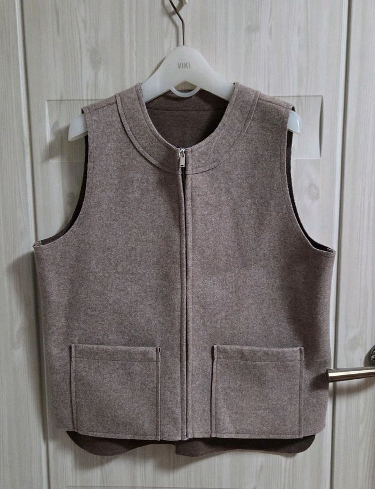 (새제품) 신원 ISABEY 여성 모혼방 트임 언발 브라운 집업 베스트--4