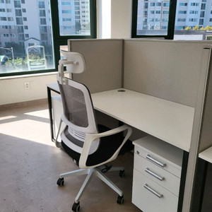 파티션 책상 의자 서랍 회의용테이블 수납장 책장 철재캐비넷 철재진열장 철재사물함 철제보관함 철재옷장