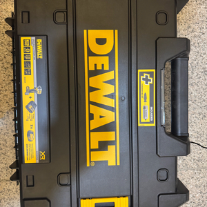 디월트 DCF860P2A 새상품 팝니다