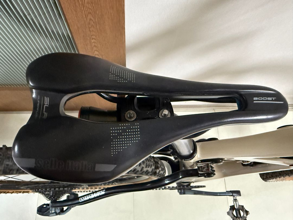 위아위스 알페카 S사이즈 완성차(스램 전동 구동계) 판매 합니다.--8