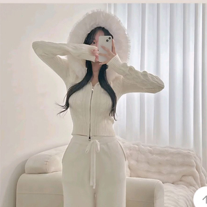 퍼후드가디건 니트