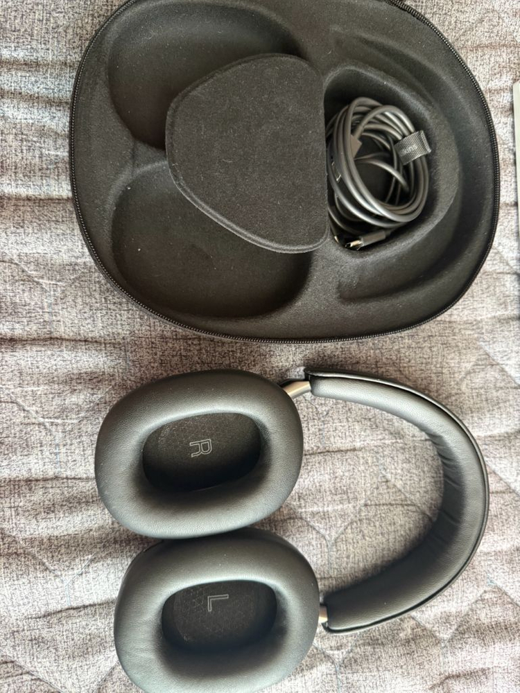 Bowers&Wilkins PX8 블랙 헤드폰 팔아요--1