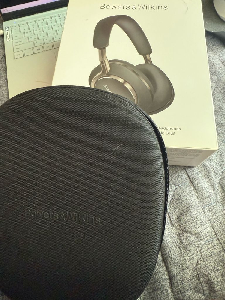 Bowers&Wilkins PX8 블랙 헤드폰 팔아요--4