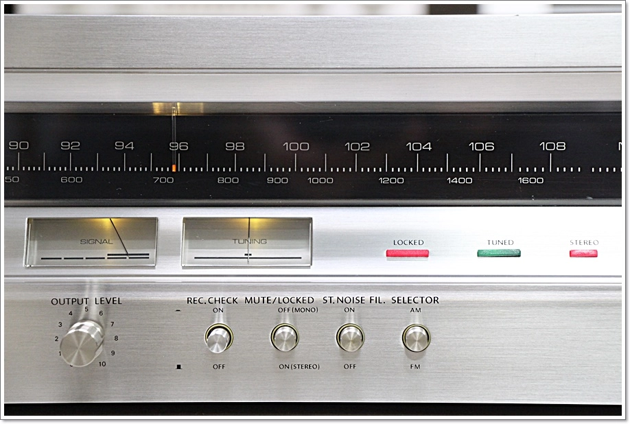 온쿄(ONKYO) A급 고급형 아날로그 튜너 T-9 이미지
