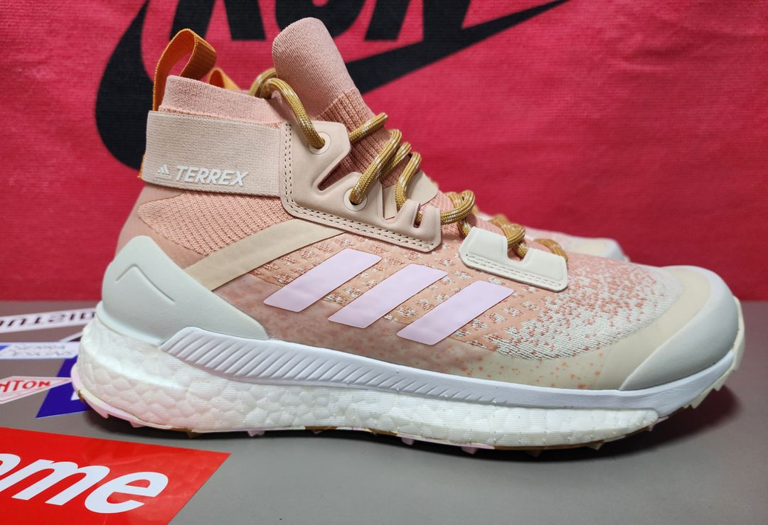 7. 아디다스 트레킹 테렉스 프리하이커 엠비언트 블러쉬 245사이즈 이미지