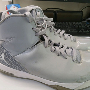 조던 농구화 그레이 컬러