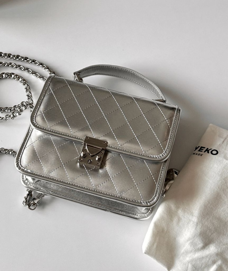 마이아이코 소피아백 미듐 메탈릭실버 미사용 택포--0