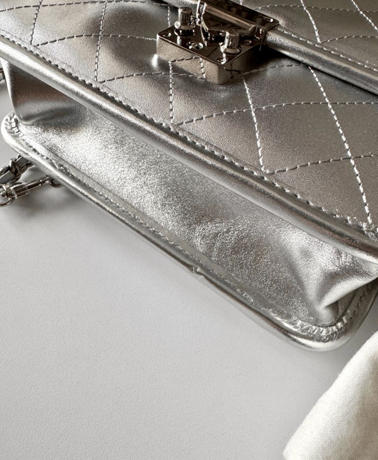 마이아이코 소피아백 미듐 메탈릭실버 미사용 택포--2