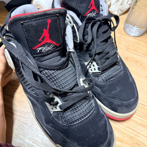 나이키 에어조던4 레트로 브레드 2019 이미지