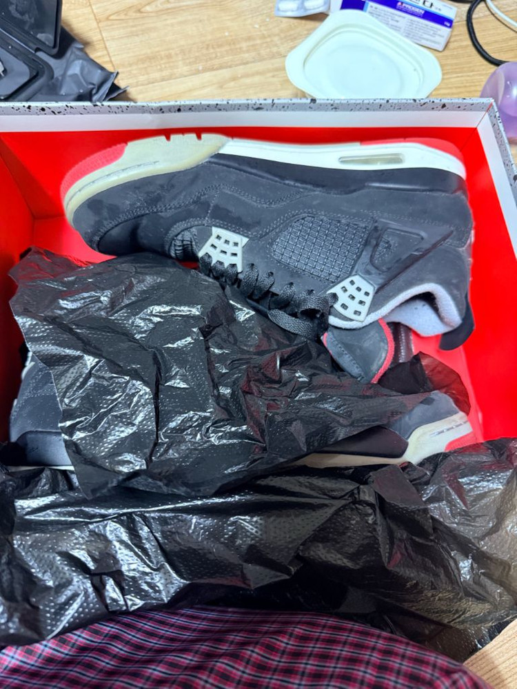 나이키 에어조던4 레트로 브레드 2019 이미지