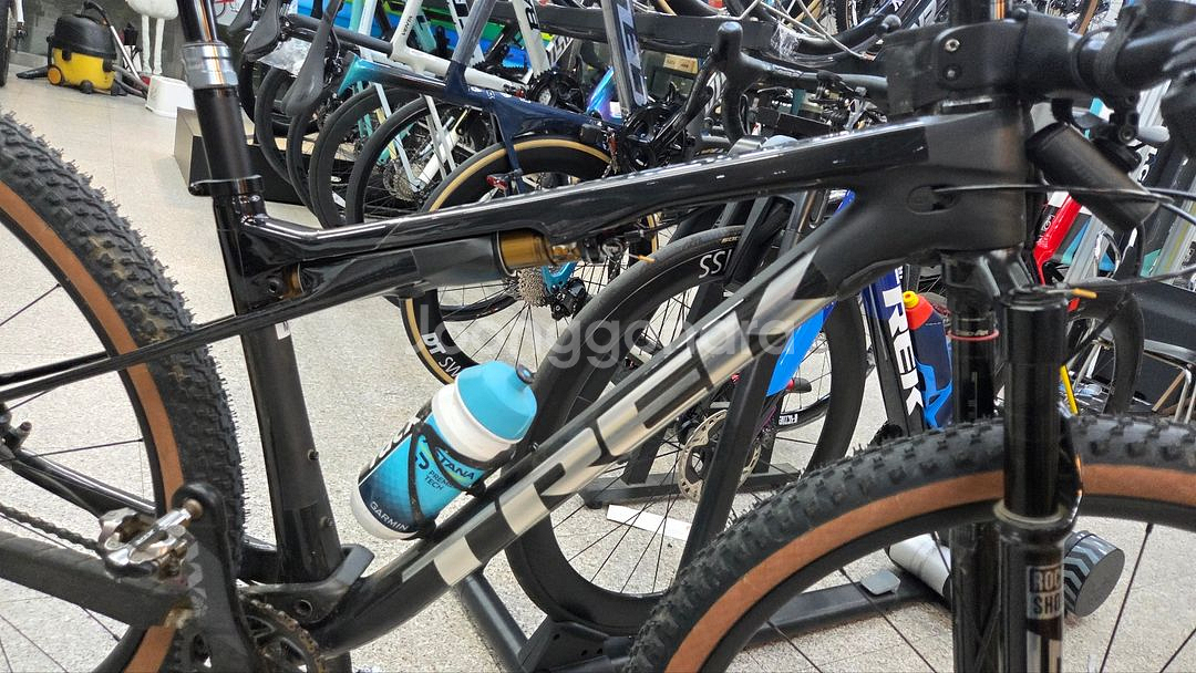 트렉 슈퍼칼리버9.9 xx1 axs 최상급자전거 판매합니다--2