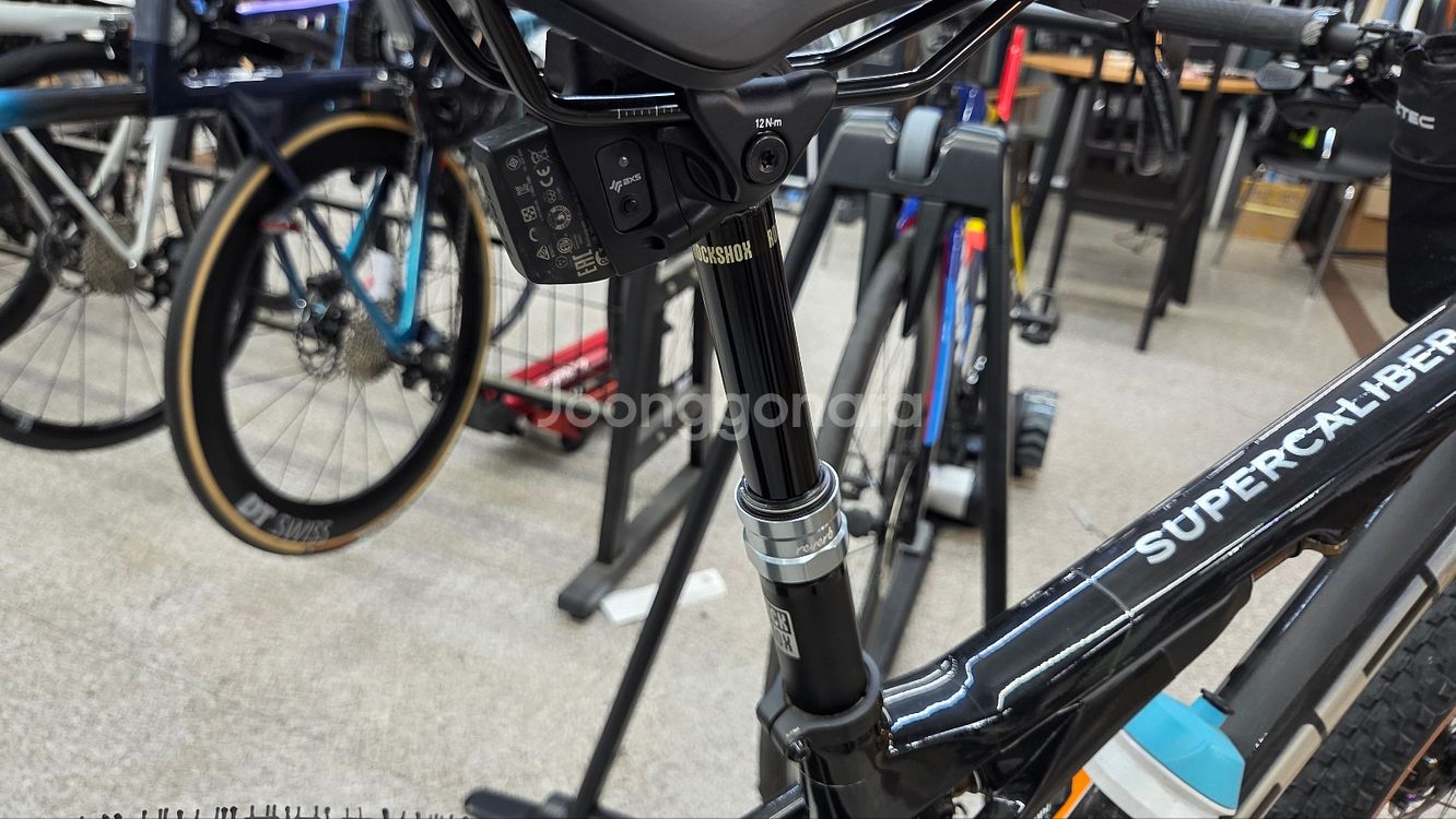 트렉 슈퍼칼리버9.9 xx1 axs 최상급자전거 판매합니다--8