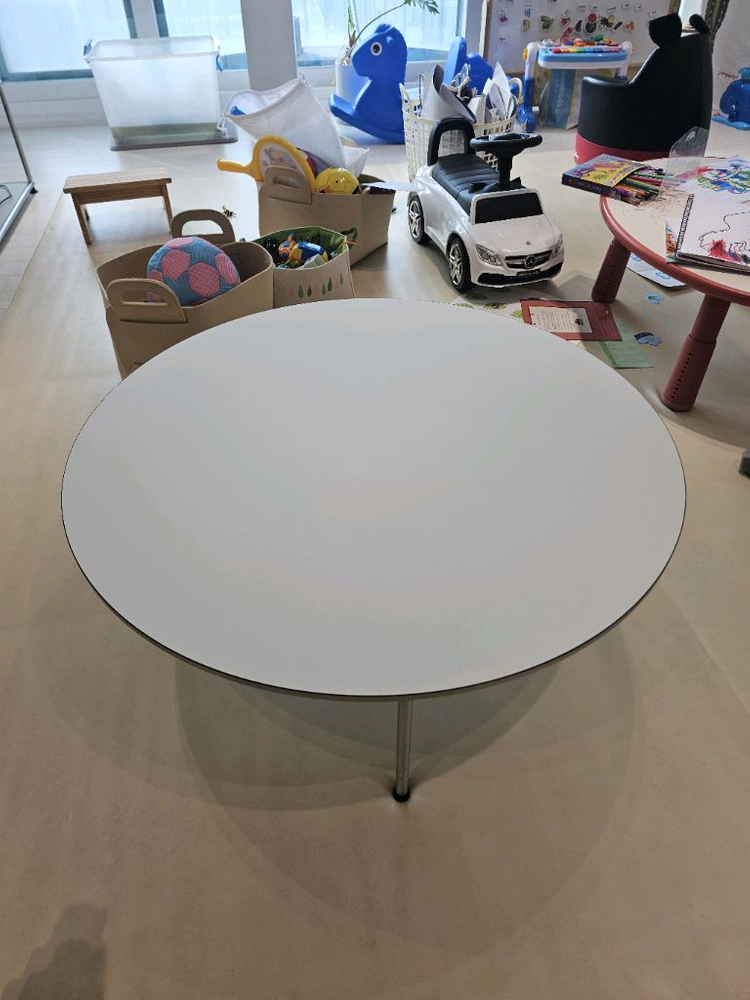 잭슨카멜레온 Plato 원형 소파테이블--1