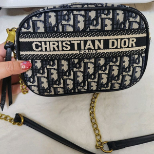 디욜 미니 크로스백 새상품!!